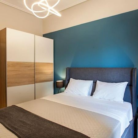 Minimal Loft Art With Sea View Over Heraklion Harbour Exterior photo