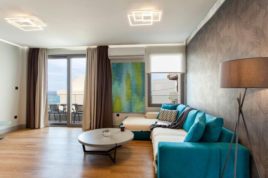 Minimal Loft Art With Sea View Over Heraklion Harbour Exterior photo