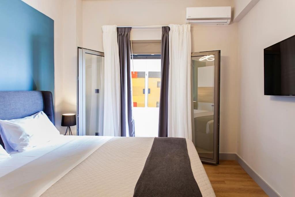 Minimal Loft Art With Sea View Over Heraklion Harbour Exterior photo