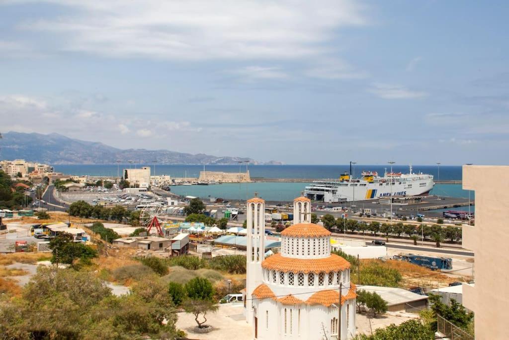 Minimal Loft Art With Sea View Over Heraklion Harbour Exterior photo