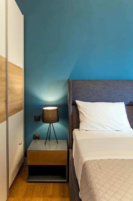 Minimal Loft Art With Sea View Over Heraklion Harbour Exterior photo